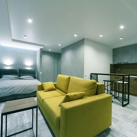 Hotrent City Deluxe Kiev Buitenkant foto