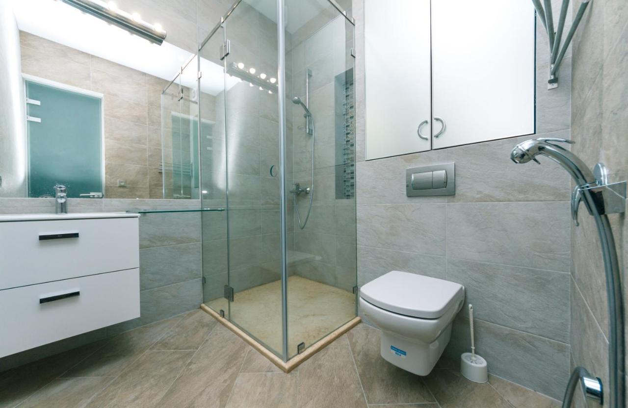 Hotrent City Deluxe Kiev Buitenkant foto